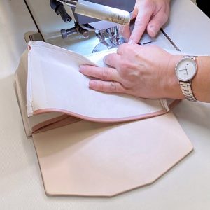 Alénore haute maroquinerie végétale est une marque de sacs et accessoires vegan, sans cuir, apple skin, fabriqués en France, éthique et éco-responsable