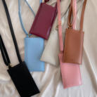 Pochette Téléphone Vanille Alénore Haute Maroquinerie végétale et végane fabriquée en France