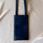 Pochette téléphone bleu Marine Alénore Maroquinerie végétale, végan Fabriquée en France verso